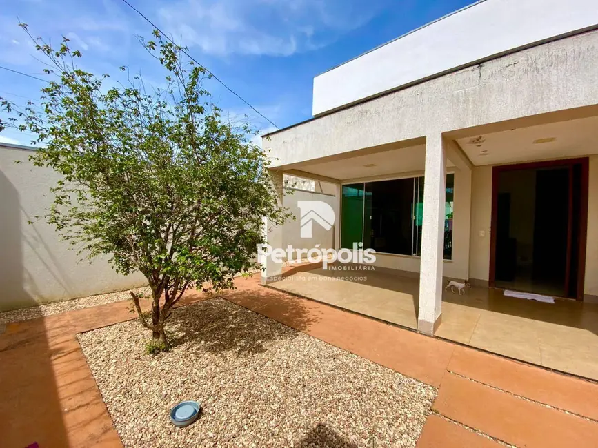 Casa com 3 quartos à venda, 420m2 em Plano Diretor Sul, Palmas - TO - imagem 3 Foto 3 de Casa com 3 quartos à venda, 420m2 em Plano Diretor Sul, Palmas - TO