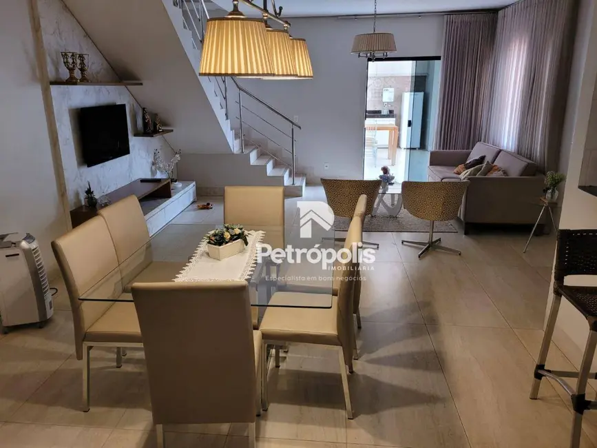 Foto 2 de Casa com 4 quartos à venda, 280m2 em Plano Diretor Sul, Palmas - TO