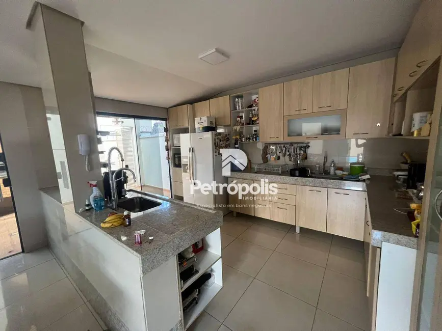 Foto 5 de Sobrado com 3 quartos à venda, 350m2 em Plano Diretor Sul, Palmas - TO