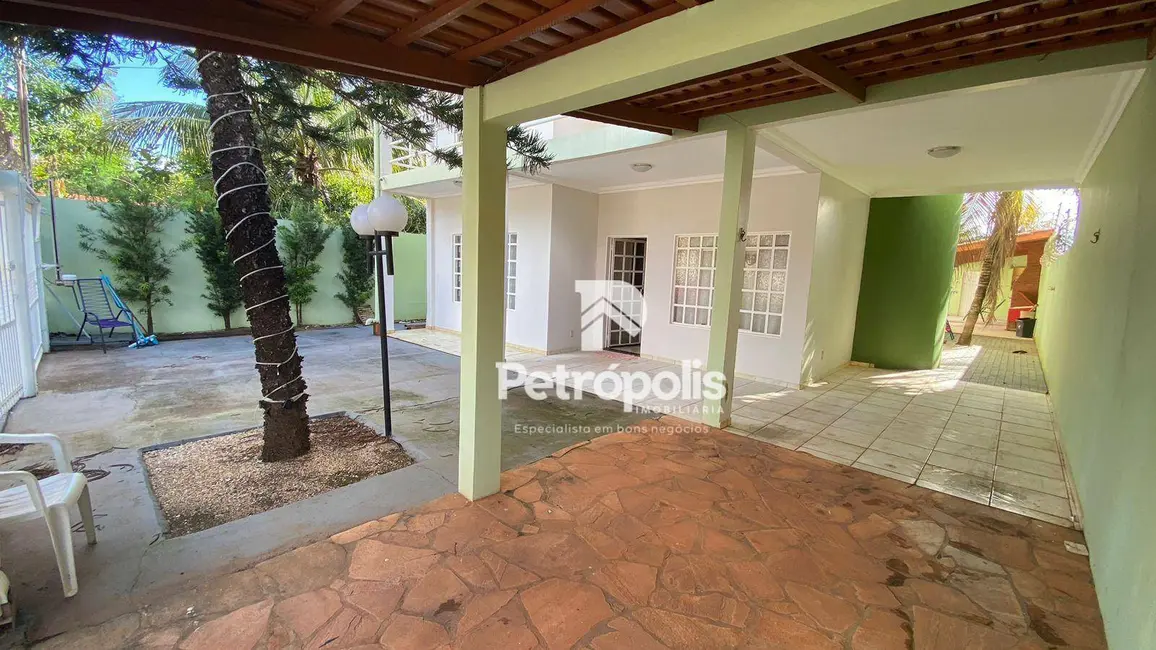 Foto 3 de Sobrado com 4 quartos à venda, 360m2 em Plano Diretor Norte, Palmas - TO