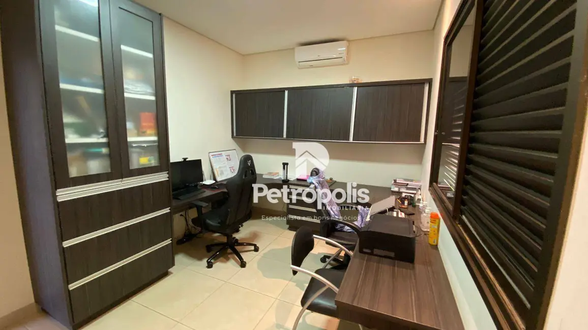 Casa de Condomínio com 5 quartos à venda, 1012m2 em Loteamento Residencial Polinésia, Palmas - TO - imagem 9 Foto 9 de Casa de Condomínio com 5 quartos à venda, 1012m2 em Loteamento Residencial Polinésia, Palmas - TO