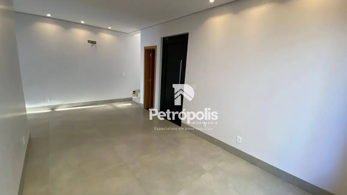 Foto 6 de Sobrado com 3 quartos à venda, 240m2 em Plano Diretor Sul, Palmas - TO