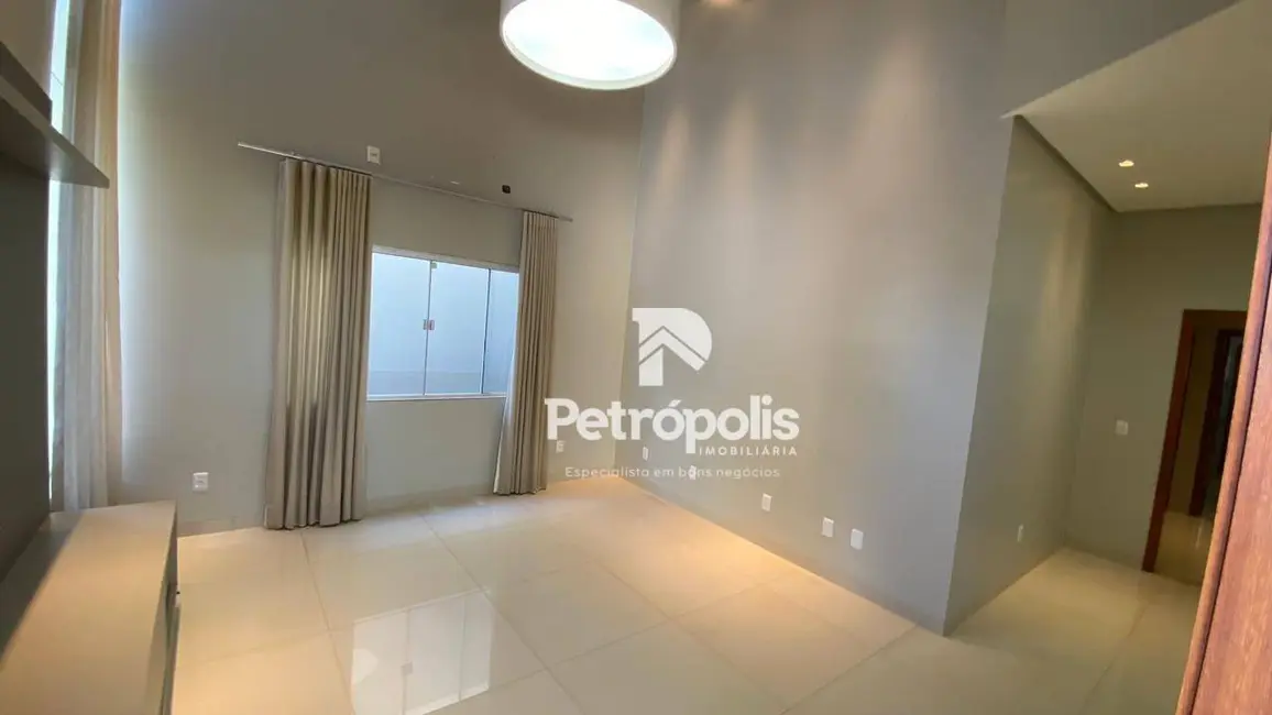 Casa com 3 quartos à venda, 360m2 em Plano Diretor Norte, Palmas - TO - imagem 5 Foto 5 de Casa com 3 quartos à venda, 360m2 em Plano Diretor Norte, Palmas - TO