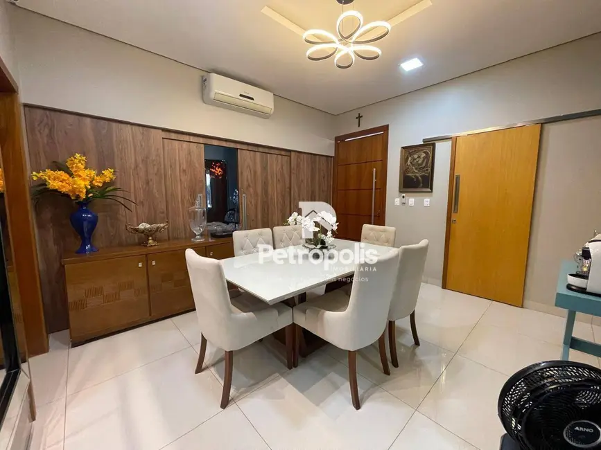 Foto 4 de Sobrado com 3 quartos à venda, 251m2 em Plano Diretor Sul, Palmas - TO