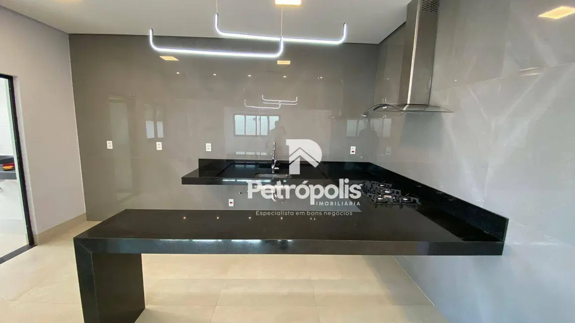 Sobrado com 3 quartos à venda, 240m2 em Plano Diretor Sul, Palmas - TO - imagem 9 Foto 9 de Sobrado com 3 quartos à venda, 240m2 em Plano Diretor Sul, Palmas - TO