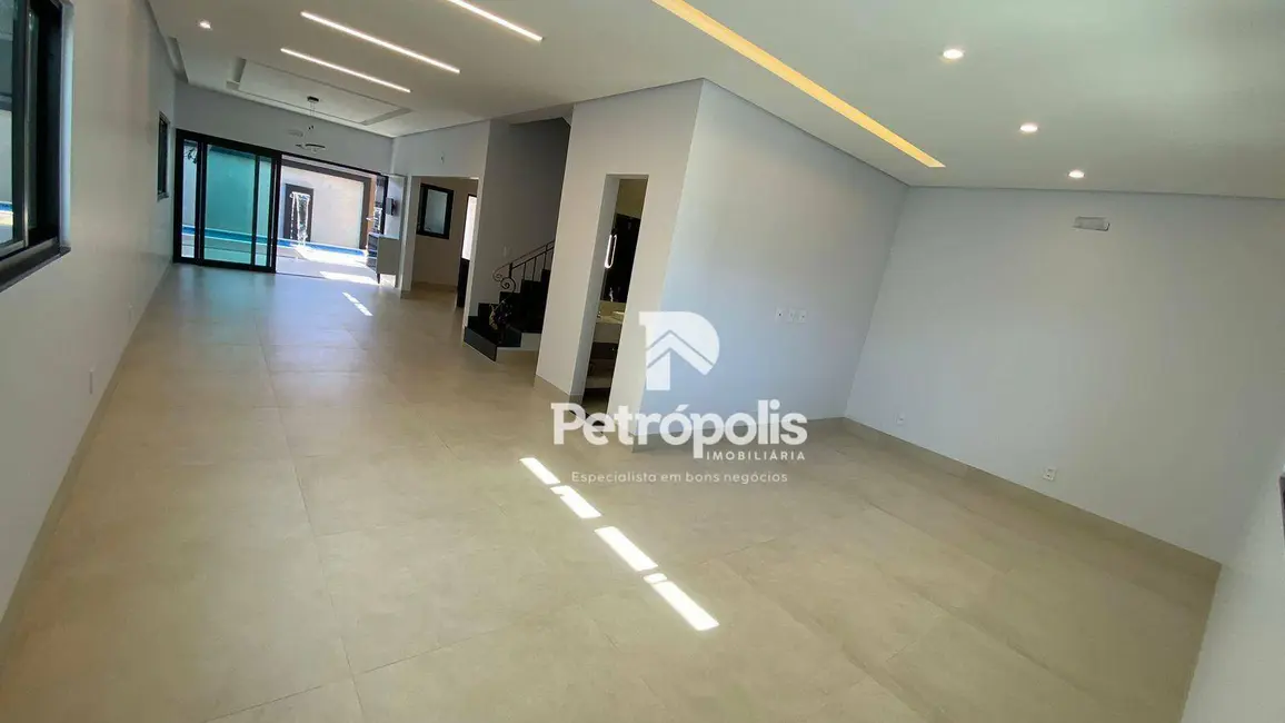 Sobrado com 3 quartos à venda, 240m2 em Plano Diretor Sul, Palmas - TO - imagem 5 Foto 5 de Sobrado com 3 quartos à venda, 240m2 em Plano Diretor Sul, Palmas - TO