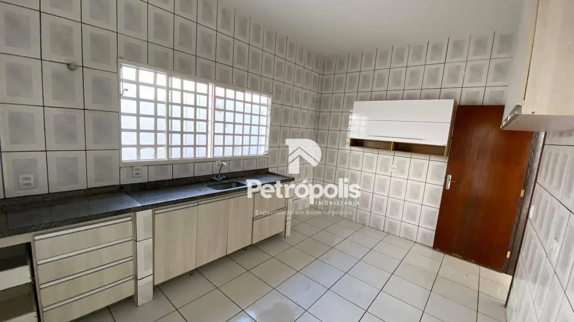 Casa com 3 quartos à venda, 210m2 em Plano Diretor Sul, Palmas - TO - imagem 4 Foto 4 de Casa com 3 quartos à venda, 210m2 em Plano Diretor Sul, Palmas - TO