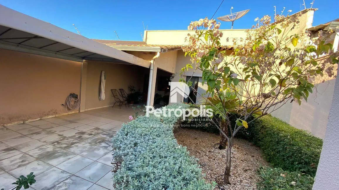 Foto 1 de Casa com 3 quartos à venda, 220m2 em Plano Diretor Sul, Palmas - TO