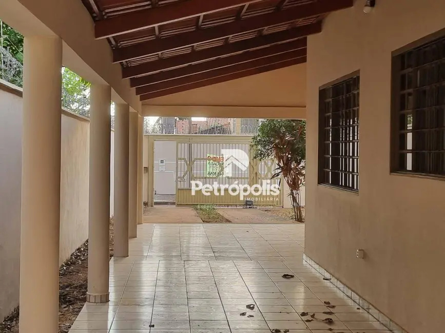 Casa com 3 quartos à venda, 450m2 em Plano Diretor Norte, Palmas - TO - imagem 3 Foto 3 de Casa com 3 quartos à venda, 450m2 em Plano Diretor Norte, Palmas - TO