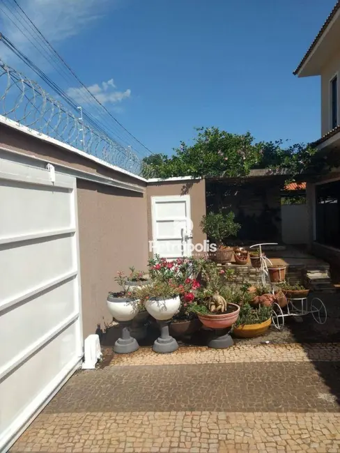 Foto 2 de Sobrado com 4 quartos à venda, 450m2 em Plano Diretor Sul, Palmas - TO