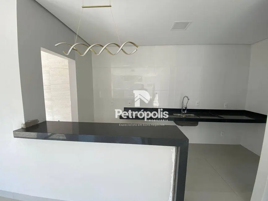 Sobrado com 4 quartos à venda, 180m2 em Plano Diretor Norte, Palmas - TO - imagem 5 Foto 5 de Sobrado com 4 quartos à venda, 180m2 em Plano Diretor Norte, Palmas - TO