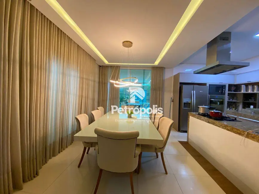 Sobrado com 3 quartos à venda, 225m2 em Plano Diretor Sul, Palmas - TO - imagem 8 Foto 8 de Sobrado com 3 quartos à venda, 225m2 em Plano Diretor Sul, Palmas - TO