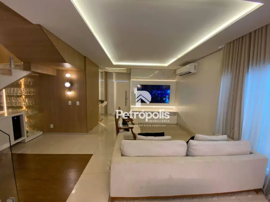 Sobrado com 3 quartos à venda, 225m2 em Plano Diretor Sul, Palmas - TO - imagem 6 Foto 6 de Sobrado com 3 quartos à venda, 225m2 em Plano Diretor Sul, Palmas - TO