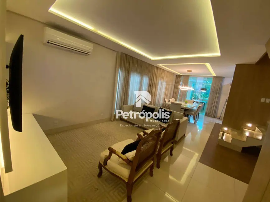 Foto 2 de Sobrado com 3 quartos à venda, 225m2 em Plano Diretor Sul, Palmas - TO