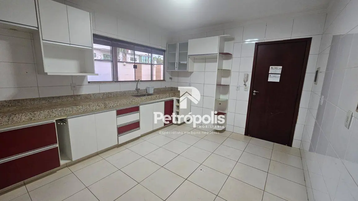 Foto 8 de Sobrado com 5 quartos à venda, 315m2 em Plano Diretor Norte, Palmas - TO