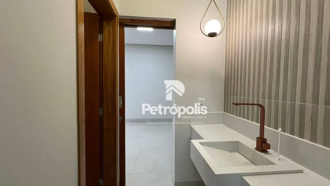 Casa com 3 quartos à venda, 360m2 em Plano Diretor Sul, Palmas - TO - imagem 6 Foto 6 de Casa com 3 quartos à venda, 360m2 em Plano Diretor Sul, Palmas - TO