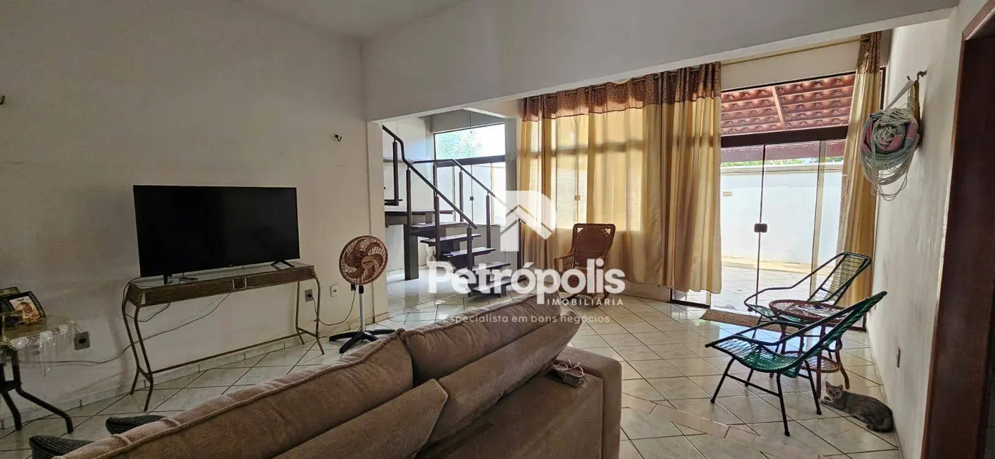 Foto 4 de Sobrado com 6 quartos à venda, 200m2 em Plano Diretor Sul, Palmas - TO