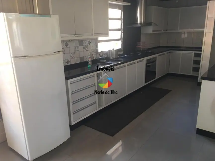 Foto 2 de Casa com 3 quartos à venda, 200m2 em Capao Da Canoa - RS