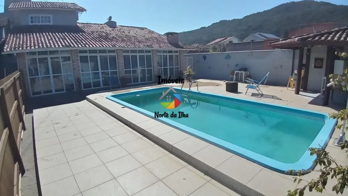 Foto 1 de Casa com 4 quartos à venda, 250m2 em Cachoeira do Bom Jesus, Florianopolis - SC