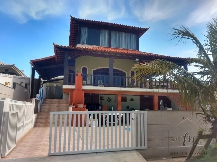 Foto 1 de Casa de Condomínio com 4 quartos à venda em Arraial Do Cabo - RJ