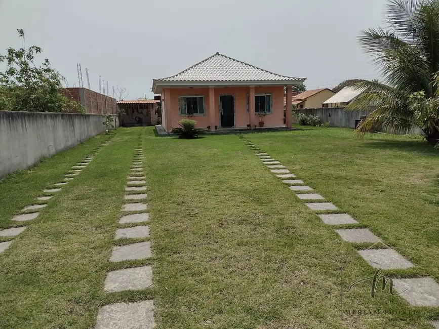 Foto 2 de Casa com 2 quartos à venda, 594m2 em Araruama - RJ