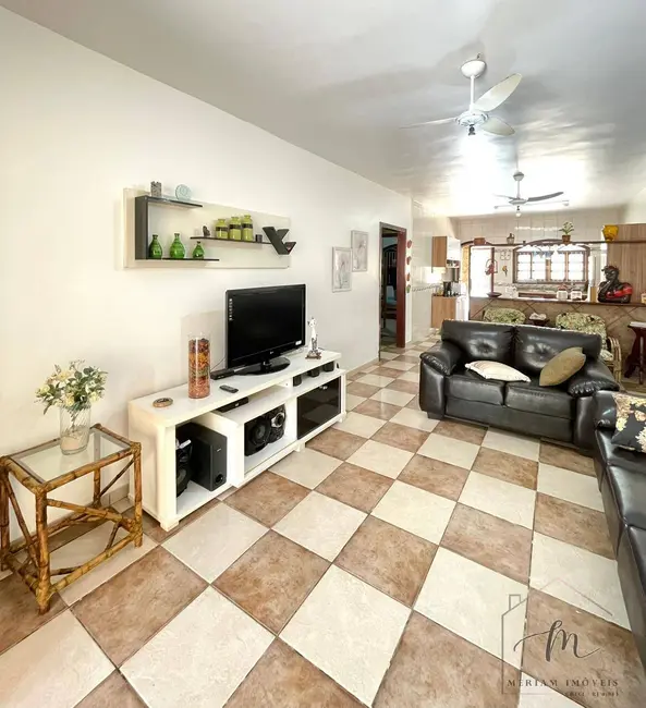 Foto 4 de Casa com 2 quartos à venda em Araruama - RJ