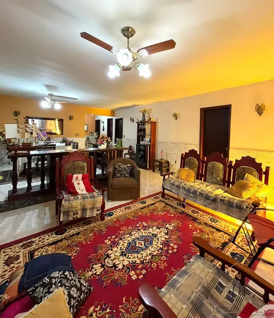 Foto 6 de Casa com 2 quartos à venda, 600m2 em Araruama - RJ