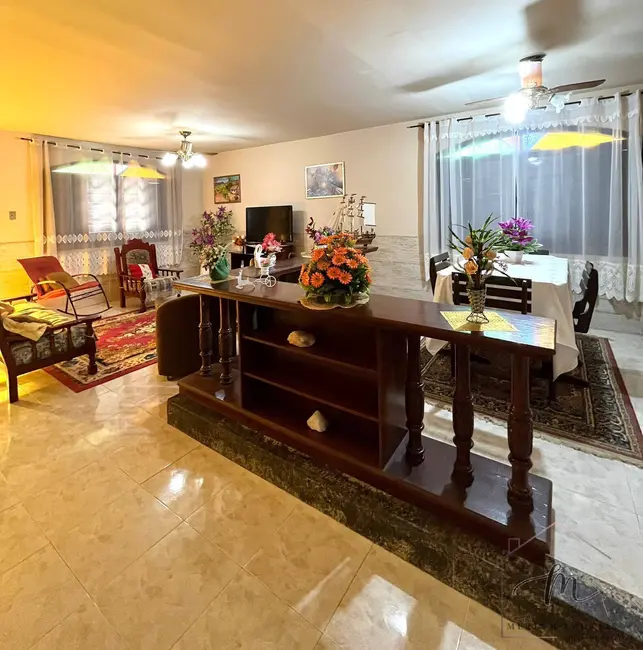 Foto 9 de Casa com 2 quartos à venda, 600m2 em Araruama - RJ