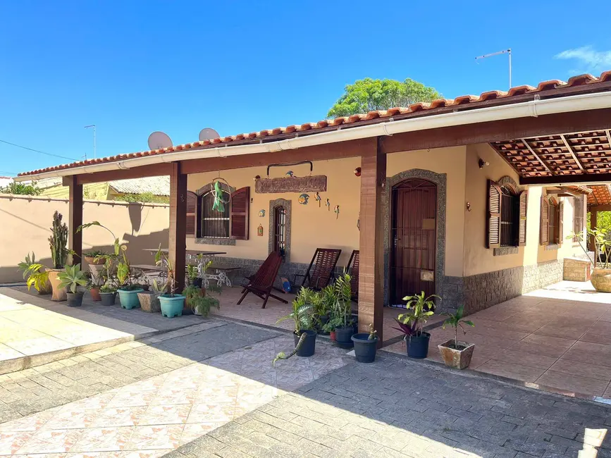 Foto 1 de Casa com 3 quartos à venda, 360m2 em Praia Seca, Araruama - RJ