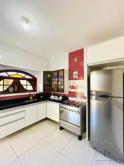 Foto 9 de Casa de Condomínio com 4 quartos à venda, 362m2 em Araruama - RJ