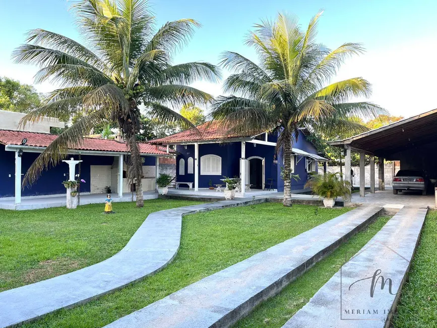 Foto 1 de Casa com 2 quartos à venda, 613m2 em Araruama - RJ