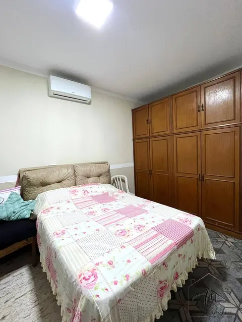 Foto 9 de Casa com 2 quartos à venda, 613m2 em Araruama - RJ