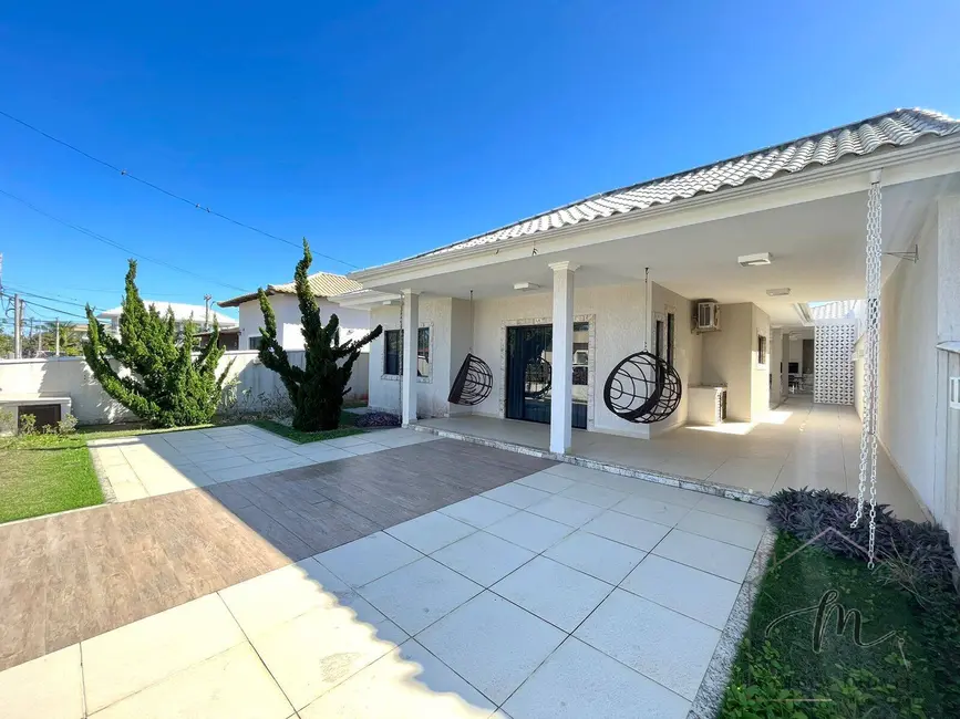 Foto 1 de Casa de Condomínio com 3 quartos à venda, 360m2 em Praia Seca, Araruama - RJ
