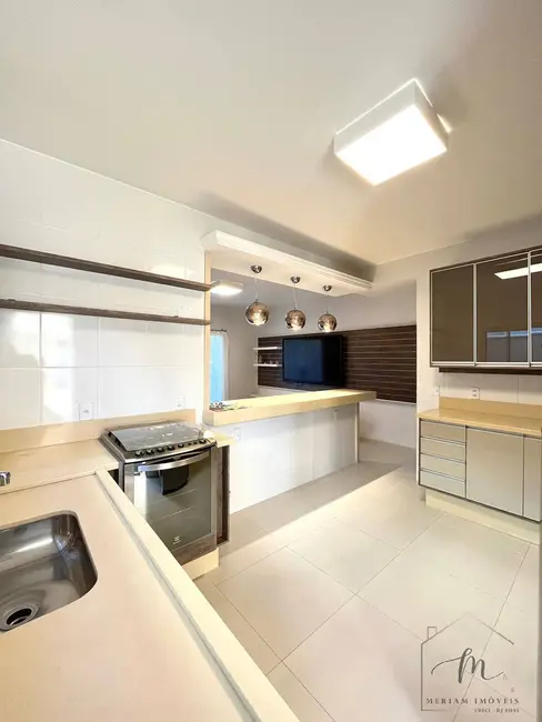 Casa de Condomínio com 3 quartos à venda, 360m2 em Praia Seca, Araruama - RJ - imagem 6 Foto 6 de Casa de Condomínio com 3 quartos à venda, 360m2 em Praia Seca, Araruama - RJ