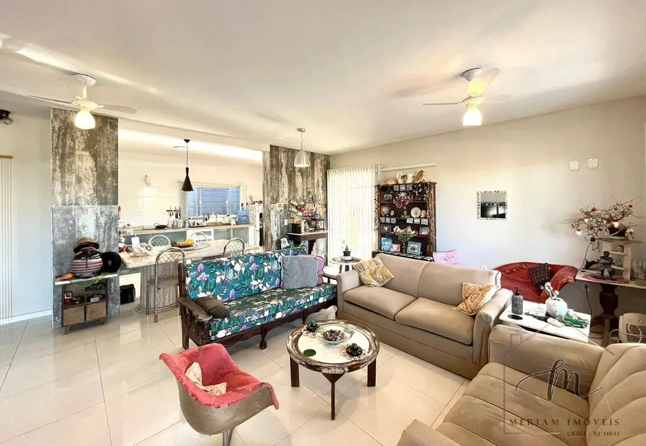 Foto 3 de Casa de Condomínio com 1 quarto à venda, 475m2 em Arraial Do Cabo - RJ