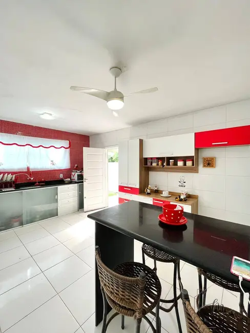 Casa com 8 quartos à venda, 640m2 em Praia Seca, Araruama - RJ - imagem 8 Foto 8 de Casa com 8 quartos à venda, 640m2 em Praia Seca, Araruama - RJ