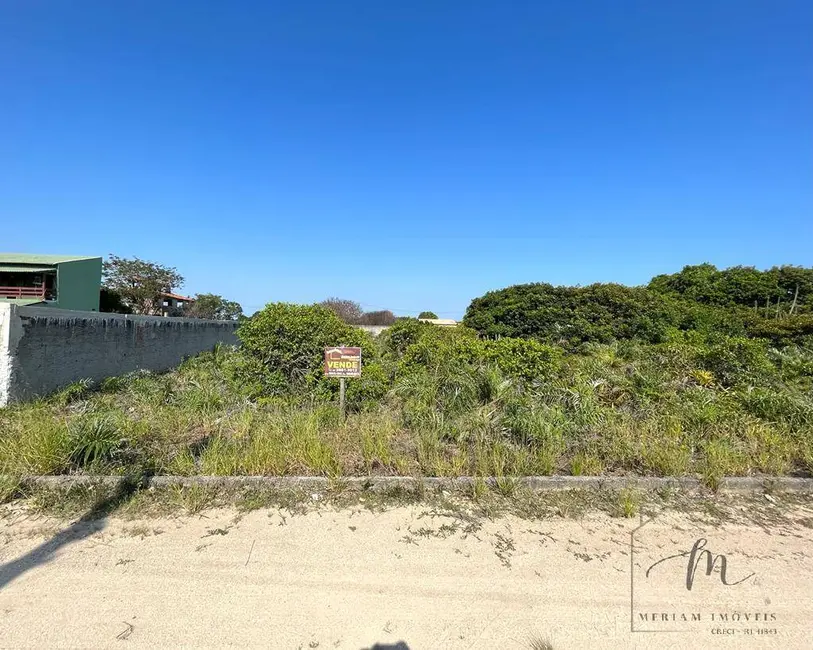 Foto 2 de Terreno / Lote à venda, 600m2 em Araruama - RJ