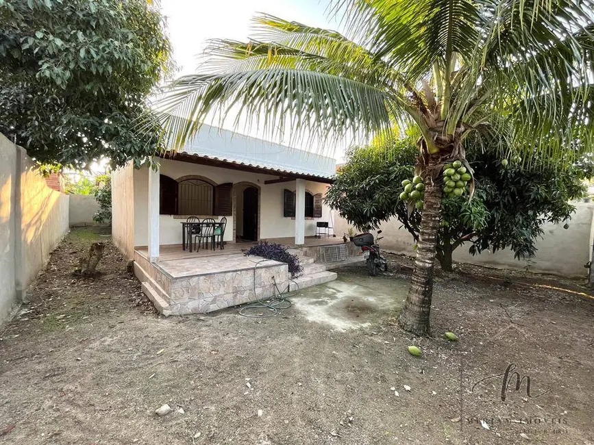 Foto 1 de Casa com 1 quarto à venda, 288m2 em Araruama - RJ