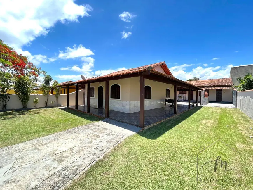 Foto 1 de Casa com 5 quartos à venda, 450m2 em Araruama - RJ
