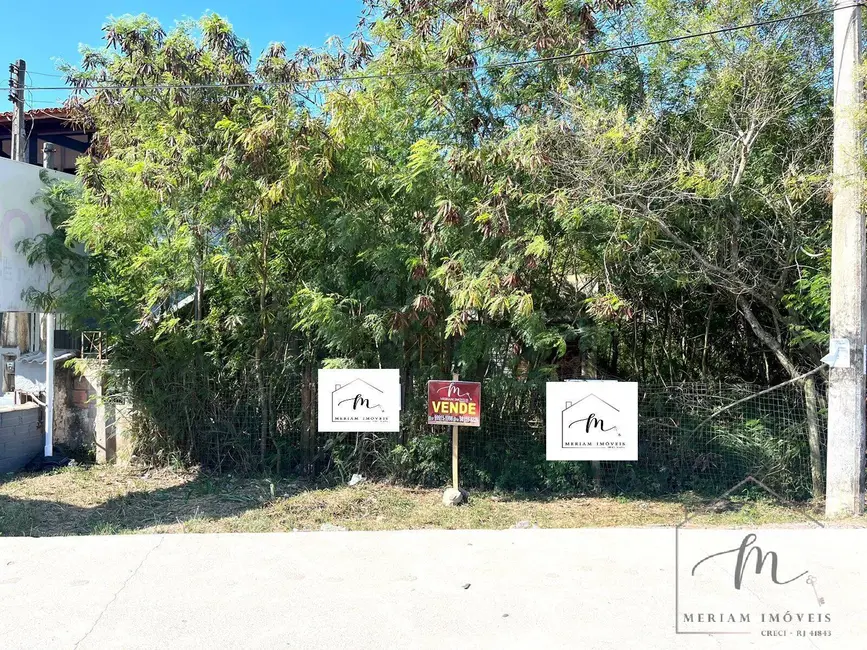Foto 1 de Terreno / Lote à venda, 820m2 em Araruama - RJ