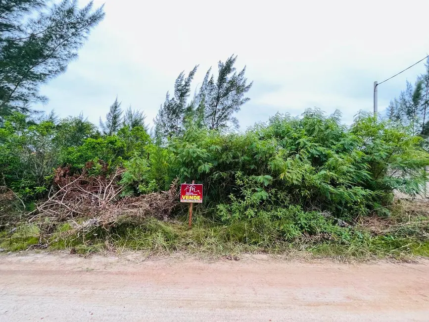 Foto 2 de Terreno / Lote à venda, 450m2 em Araruama - RJ