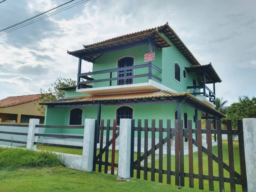 Foto 1 de Casa com 3 quartos à venda em Araruama - RJ