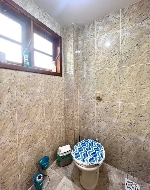 Foto 9 de Casa de Condomínio com 3 quartos à venda, 360m2 em Araruama - RJ