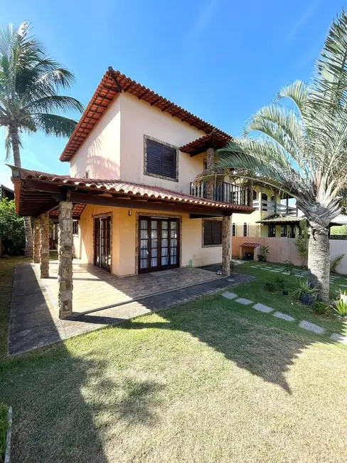 Foto 1 de Casa de Condomínio com 3 quartos à venda, 360m2 em Araruama - RJ