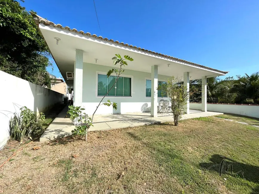 Foto 3 de Casa de Condomínio com 3 quartos à venda, 360m2 em Araruama - RJ