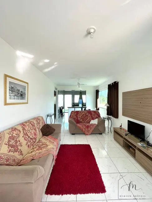 Foto 5 de Casa de Condomínio com 3 quartos à venda, 360m2 em Araruama - RJ