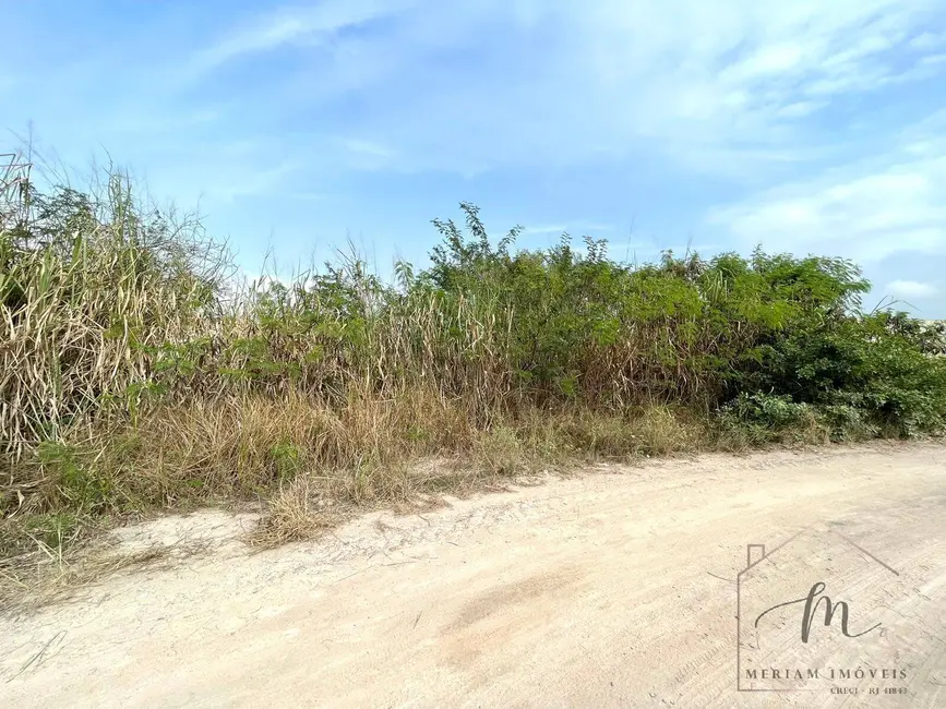 Foto 2 de Terreno / Lote à venda, 675m2 em Araruama - RJ