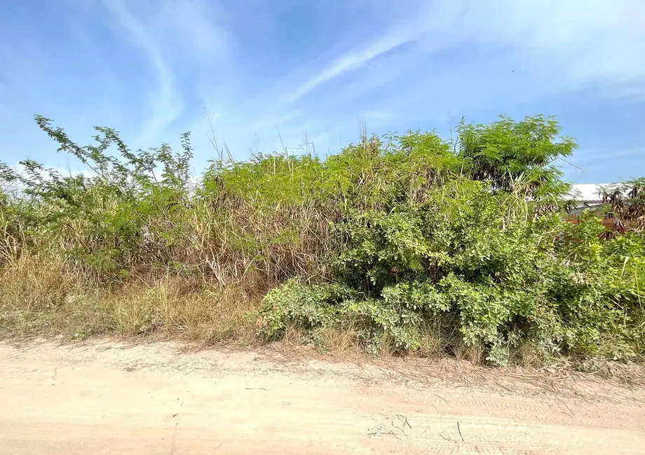 Foto 1 de Terreno / Lote à venda, 675m2 em Araruama - RJ