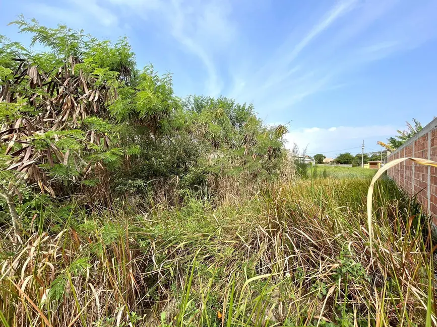 Foto 3 de Terreno / Lote à venda, 675m2 em Araruama - RJ