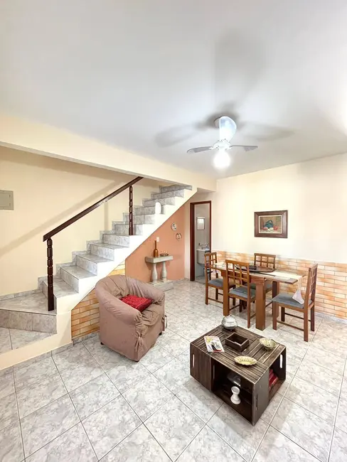 Foto 2 de Casa com 2 quartos à venda em Araruama - RJ